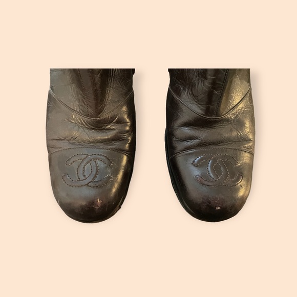 CHANEL Vintage ankle boots. Mahogany. CC toe. - Picture 3 of 6